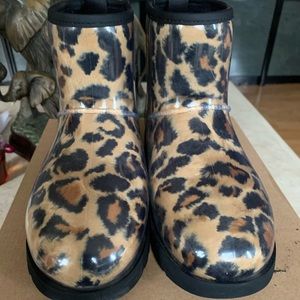 Ugg clear boots size 8